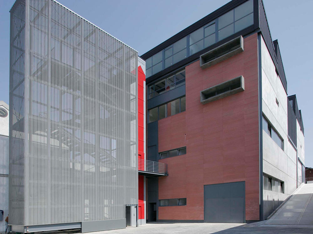 Mecenate 76/22 Building